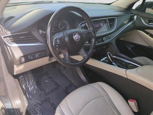 Used 2020 Buick Enclave Essence AWD/4WD image 10