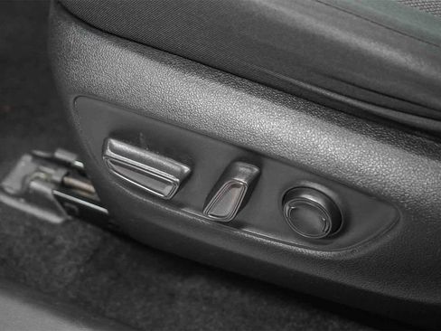 Used 2020 Toyota RAV4 XLE image 22