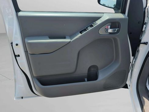 Used 2020 Nissan Frontier SV AWD/4WD image 32