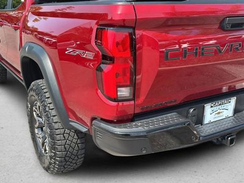 Used 2024 Chevrolet Colorado ZR2 w/ ZR2 Convenience Package III AWD/4WD image 37