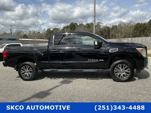 Used 2022 Nissan Titan SV image 6