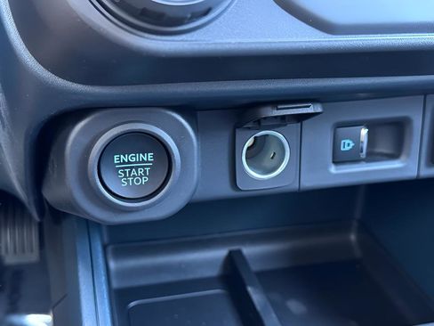 New 2026 Ford Maverick Lariat w/ Black Appearance Package image 18