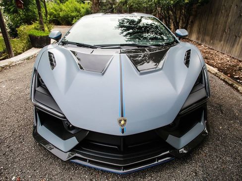 Used 2024 Lamborghini Revuelto AWD/4WD image 4