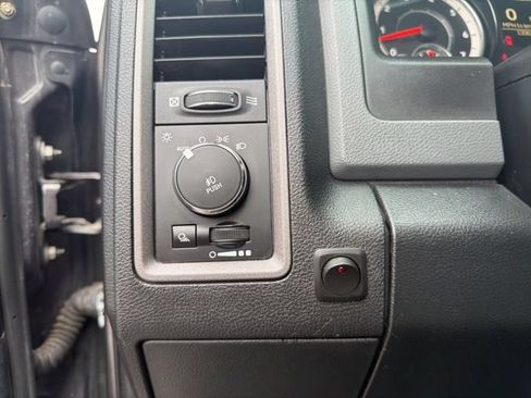 Used 2016 RAM 1500 Express AWD/4WD image 18