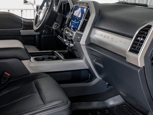 Used 2022 Ford F250 Lariat w/ Lariat Value Package AWD/4WD image 13