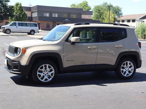 Used 2015 Jeep Renegade Latitude w/ Popular Equipment Group AWD/4WD image 10