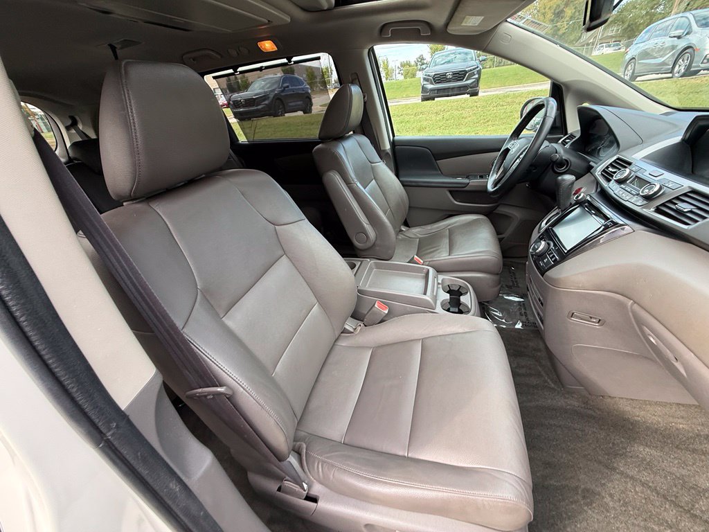 Used 2016 Honda Odyssey Touring Elite image 38