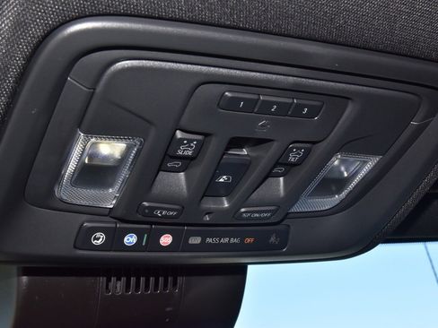 Used 2025 Chevrolet Silverado 1500 High Country w/ High Country Premium Package image 32