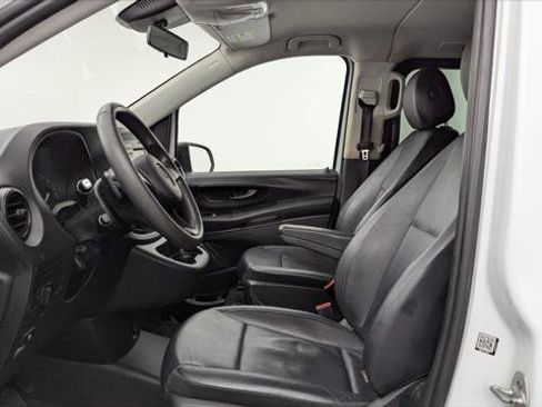 Used 2016 Mercedes-Benz Metris Passenger image 14
