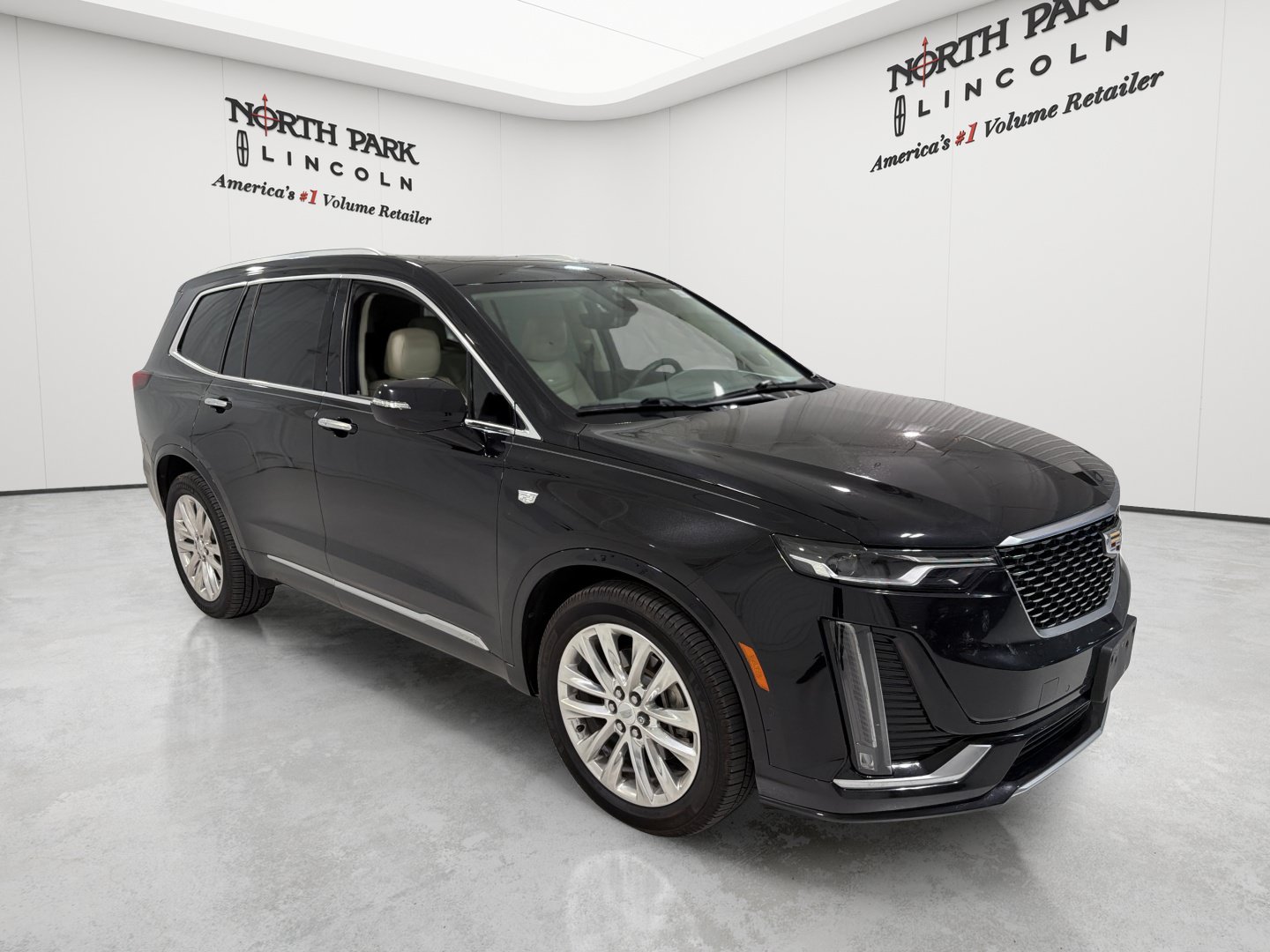 Used 2020 Cadillac XT6 Premium Luxury FWD image 7