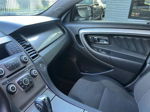 Used 2015 Ford Taurus SEL image 11