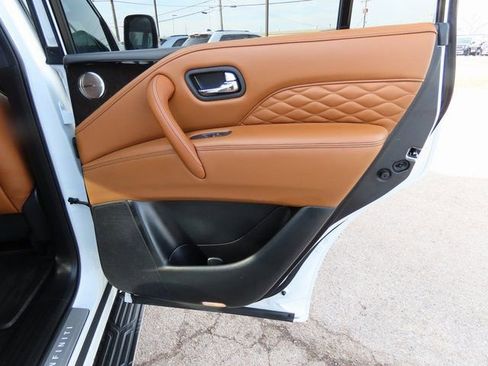 Used 2023 INFINITI QX80 Sensory w/ All-Season Package image 14