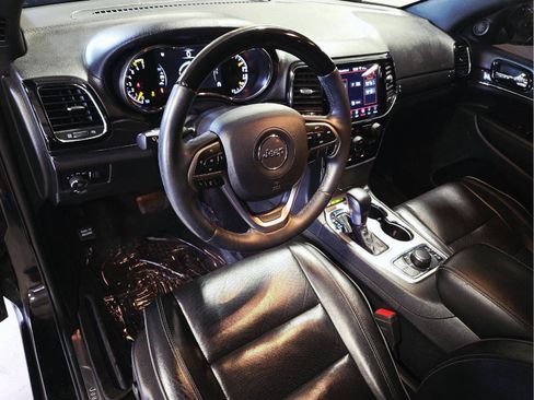 Used 2019 Jeep Grand Cherokee Overland AWD/4WD image 47