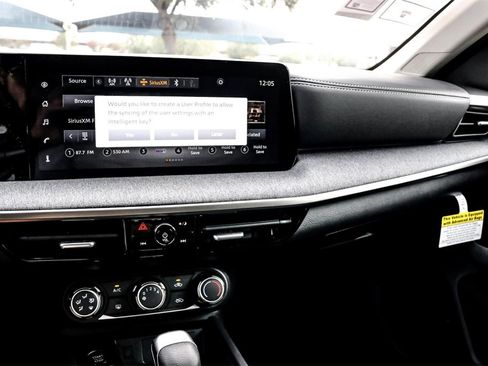 New 2025 Nissan Kicks SV image 16