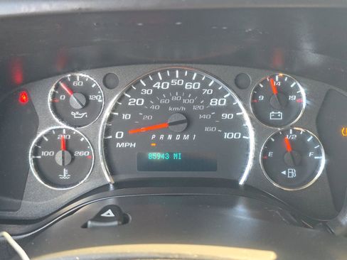 Used 2021 Chevrolet Express 2500 w/ Driver Convenience Package RWD image 11