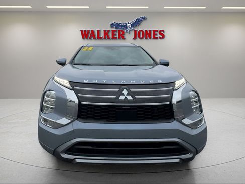 Used 2025 Mitsubishi Outlander SEL image 13