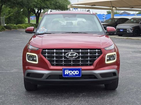 Certified 2025 Hyundai Venue Limited image 2