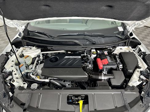 Used 2025 Nissan Rogue SV FWD image 32