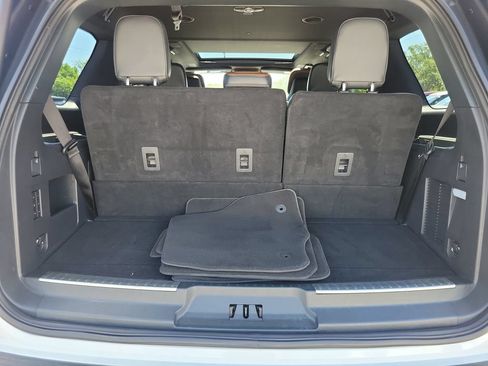 Certified 2024 Lincoln Navigator Reserve AWD/4WD image 6