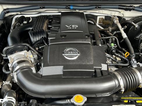 Used 2005 Nissan Frontier NISMO AWD/4WD image 12