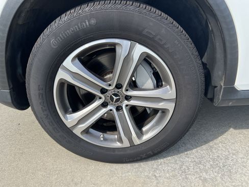 Used 2021 Mercedes-Benz GLC 300 4MATIC image 13