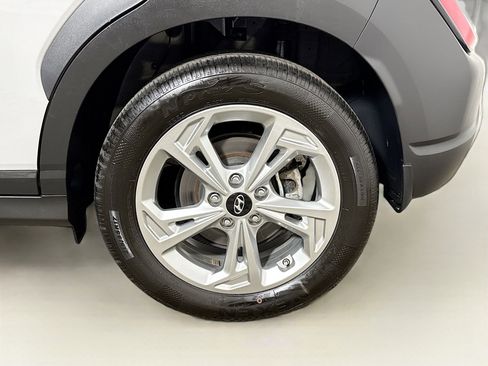 Used 2023 Hyundai Kona SEL AWD/4WD image 27