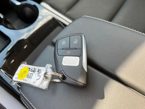 Used 2024 Buick Envision Sport Touring image 23