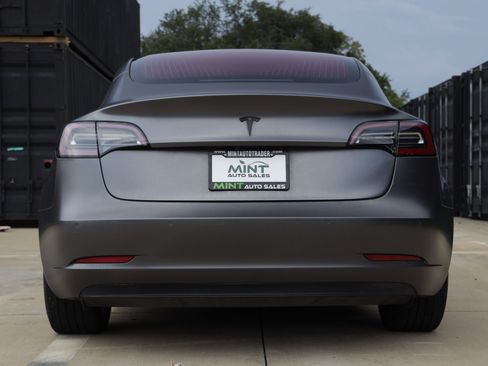 Used 2018 Tesla Model 3 Long Range RWD image 12