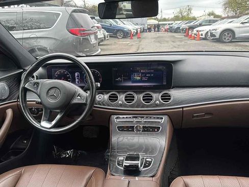 Used 2018 Mercedes-Benz E 300 4MATIC w/ Premium 2 Package image 20