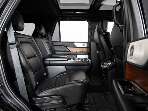 Used 2019 Lincoln Navigator Reserve image 26