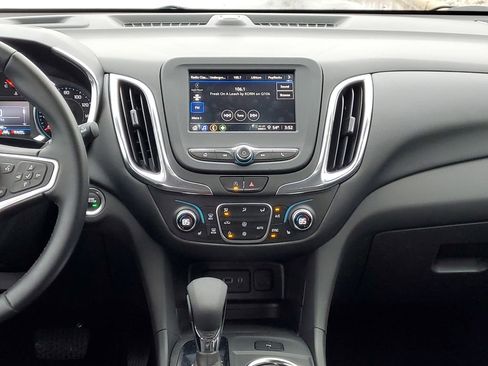 Used 2024 Chevrolet Equinox LT image 23