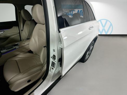 Used 2022 Mercedes-Benz GLC 300 image 11