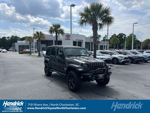 Used 2018 Jeep Wrangler Unlimited Sport S AWD/4WD image 1