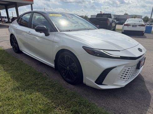 Used 2025 Toyota Camry XSE w/ Premium Plus Package FWD image 7