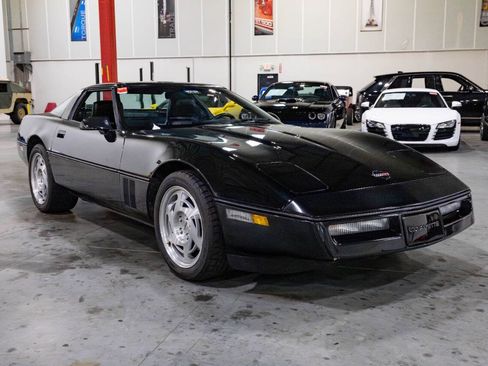 Used 1990 Chevrolet Corvette Coupe RWD image 8