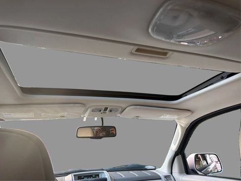 Used 2010 Mercury Mariner Premier FWD image 19