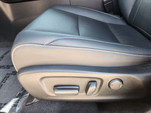 Used 2020 Lexus RX 350L FWD w/ Premium Package image 28