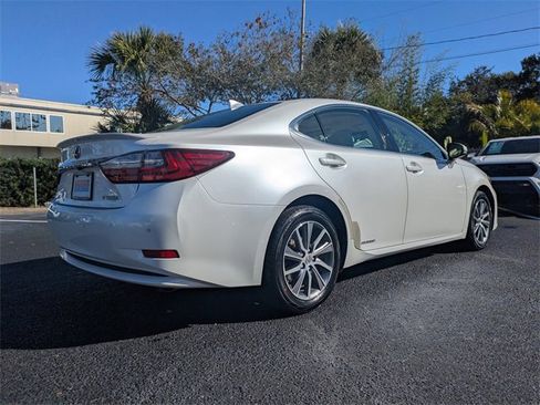 Used 2016 Lexus ES 300h image 4