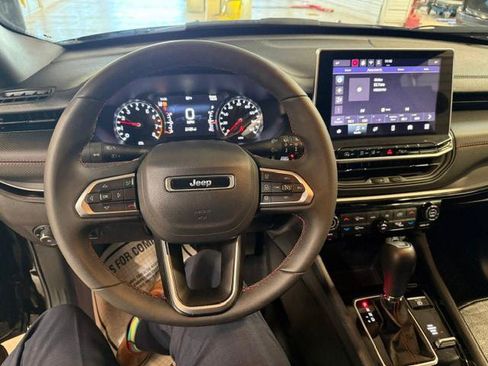 Certified 2025 Jeep Compass Trailhawk AWD/4WD image 50