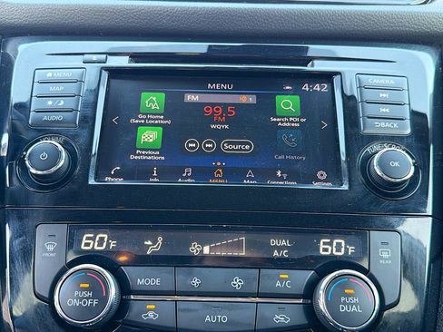 Used 2019 Nissan Rogue SL w/ Premium Package image 30