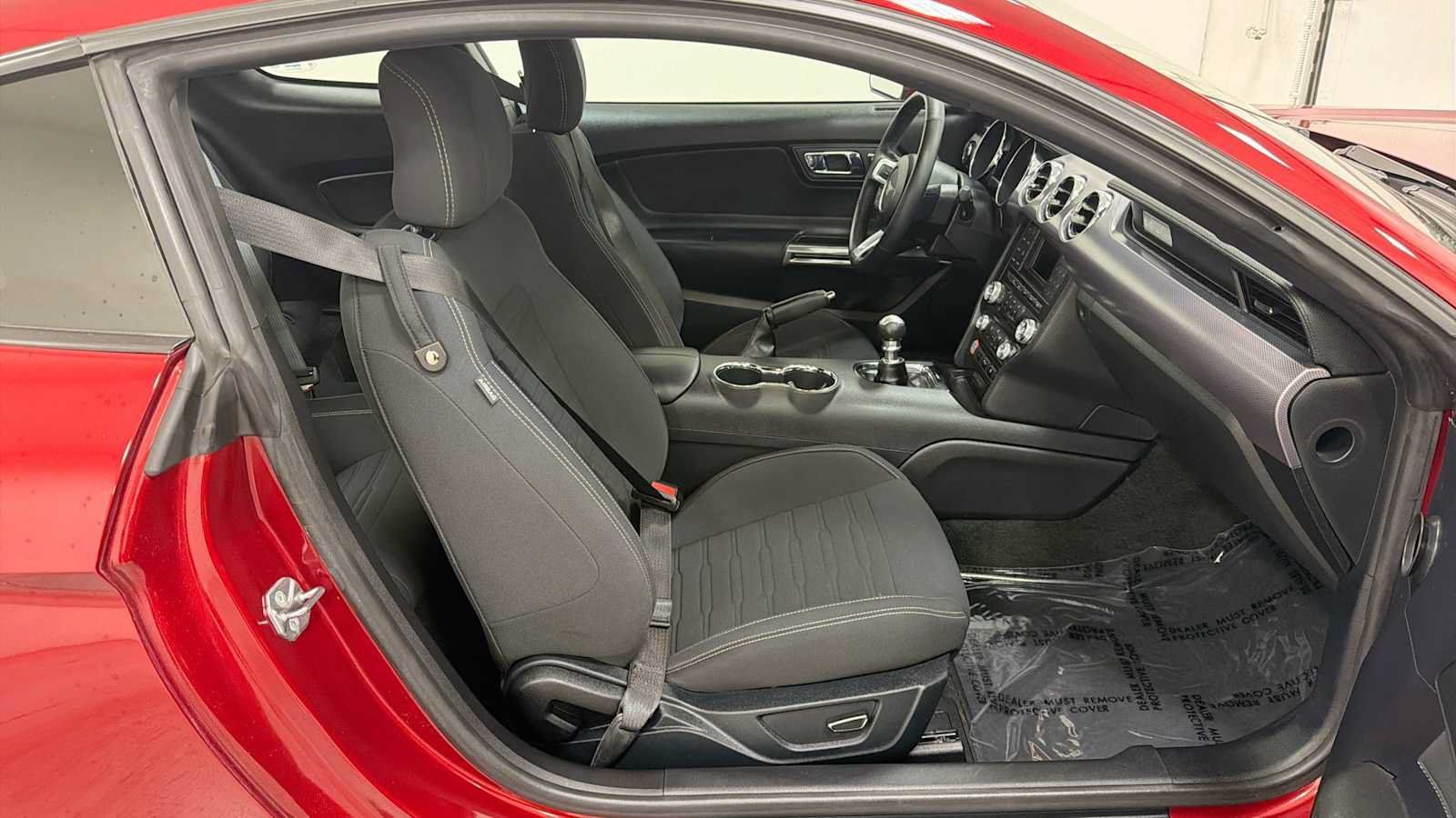 Used 2016 Ford Mustang Coupe RWD image 28