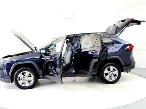 Used 2025 Toyota RAV4 XLE w/ Convenience Package AWD/4WD image 10