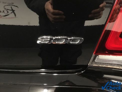 Used 2018 Chrysler 300 Touring w/ Sport Appearance Package image 14