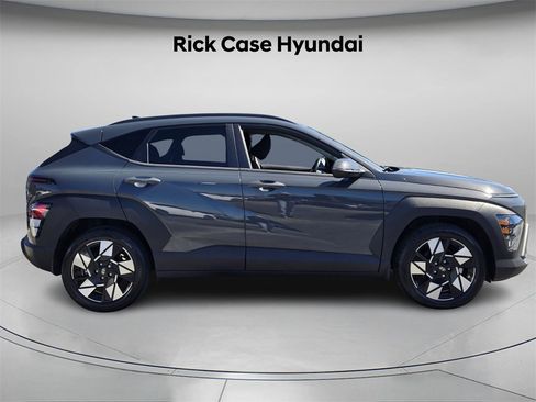 Used 2024 Hyundai Kona SEL w/ Convenience Package image 4
