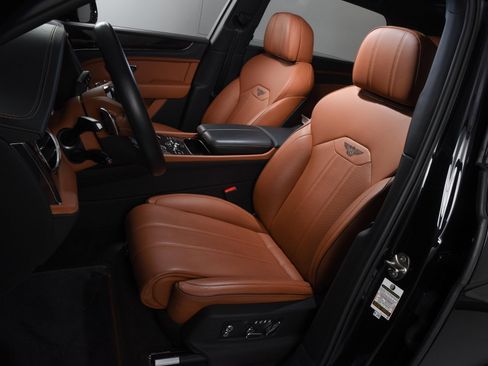 Certified 2023 Bentley Bentayga Extended Wheelbase image 31