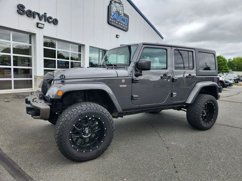 Used 2016 Jeep Wrangler Unlimited Sahara image 6