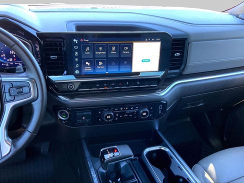 Used 2024 Chevrolet Silverado 1500 LT Trail Boss w/ Convenience Package II AWD/4WD image 7