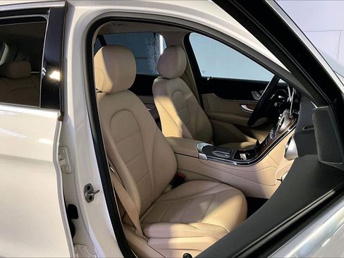 Certified 2021 Mercedes-Benz GLC 300 4MATIC image 8