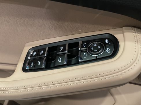 Used 2020 Porsche Macan S AWD/4WD image 11