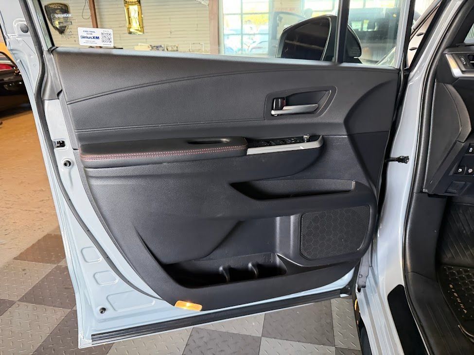 Used 2025 Toyota Sienna XSE AWD/4WD image 21